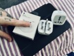نمای نزدیک از پورت USB-C شارژر اپل ۲۰ وات