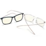 عینک Mi Computer Glasses Pro شیائومی در کنار لپ‌تاپ و موبایل