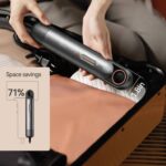 جزئیات طراحی ستونی و رنگ نقره‌ای سشوار Deerma CF35W