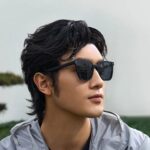عینک آفتابی MJTA06LM شناور روی سطح آب