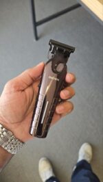 استفاده از ماشین اصلاح انچن Sharp 6 برای اصلاح صورت