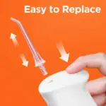 دستگاه واترجت Bitvae C2 در حال شارژ با کابل USB