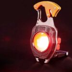 چراغ قوه W5147 در حال روشن کردن فندک المنتی