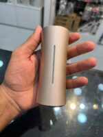 اسپیکر بلوتوثی ایوا مدل EWA A115 در حال شارژ